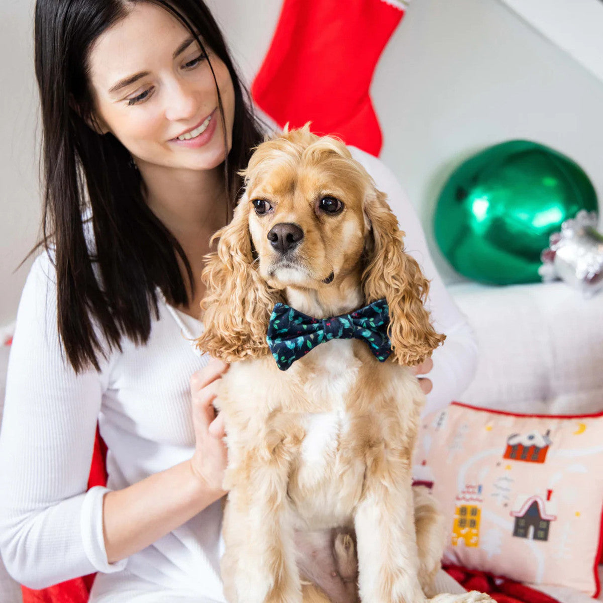 Holiday Pet Bowtie - Holly Leaf